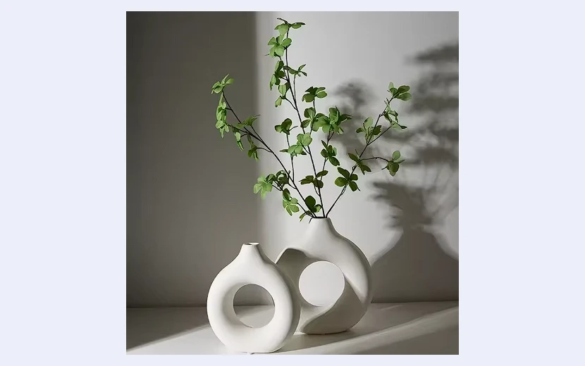 modern-donut-shaped-plastic-vase-for-single-flower---ideal-home-living-room-decoration-table-ornament-and-circular-flower-arrangement-holder